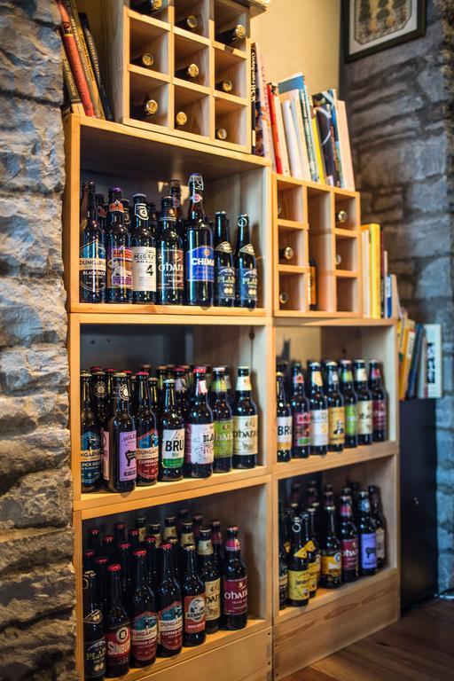 Byrnes Wine Dine Stay Ennistimon Buitenkant foto