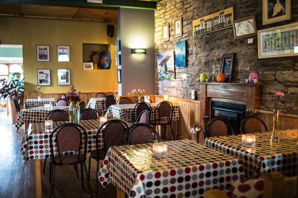 Byrnes Wine Dine Stay Ennistimon Buitenkant foto