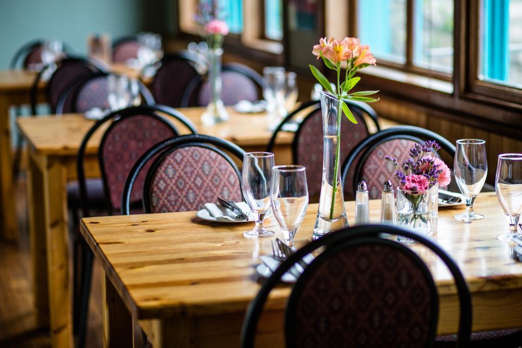 Byrnes Wine Dine Stay Ennistimon Buitenkant foto
